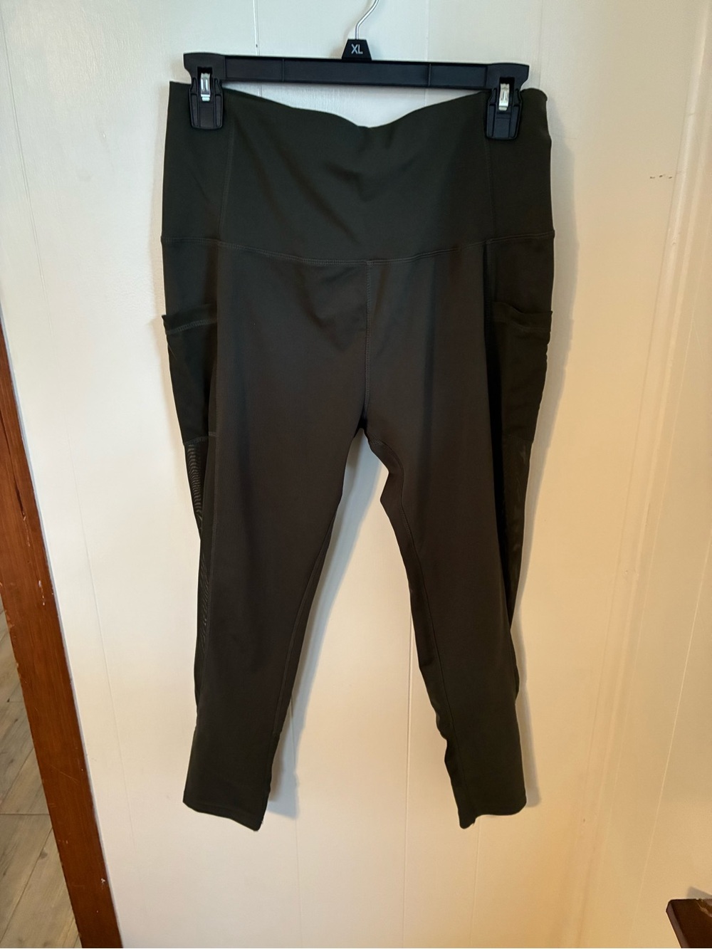 High-Waist Olive Green Leggings with Side Utility Pockets